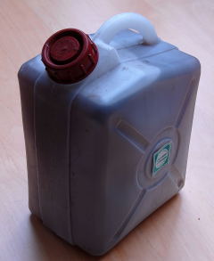 Sterile, dilute seaweed extract. Plastic container filled with sterile water.